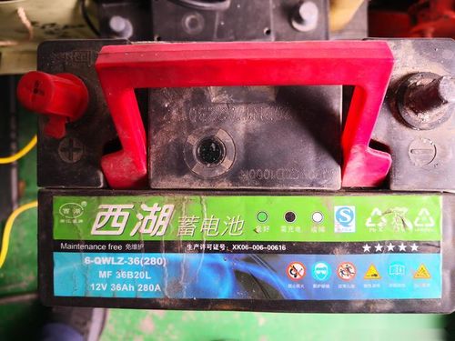 測(cè)試汽車(chē)電瓶多少伏 測(cè)試汽車(chē)電瓶多少伏