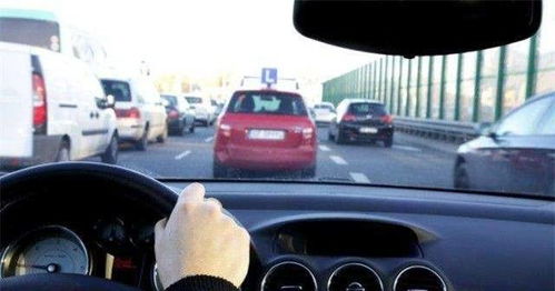 小汽車時(shí)速多少合適