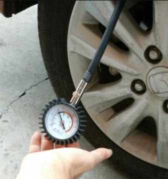 汽車壓腳賠償多少合適