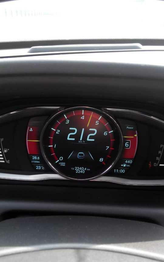 開汽車速度多少