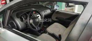 家用汽車?yán)嗌俳? title=
