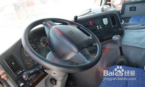 汽車爬坡轉(zhuǎn)速控制多少