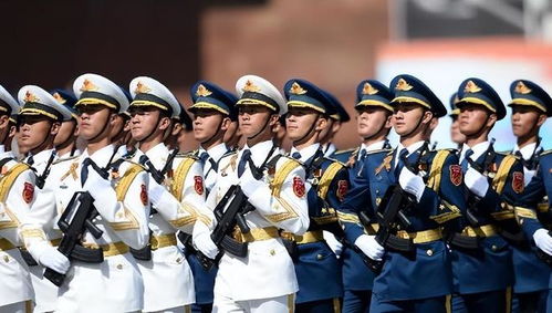 越南女孩見解放軍儀仗隊狂喊好帥