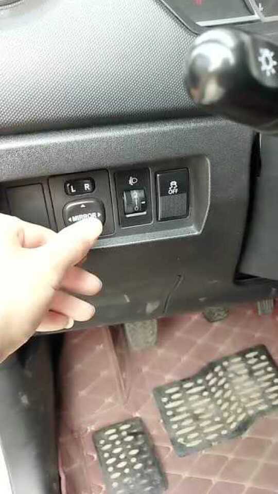 汽車大燈開關(guān)多少伏