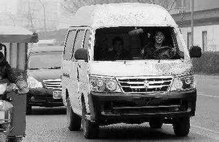 冬季汽車油箱加水多少