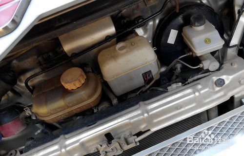 汽車水箱應(yīng)該多少水