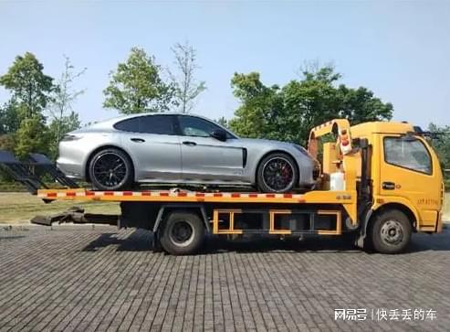 汽車(chē)后尾拖車(chē)多少重