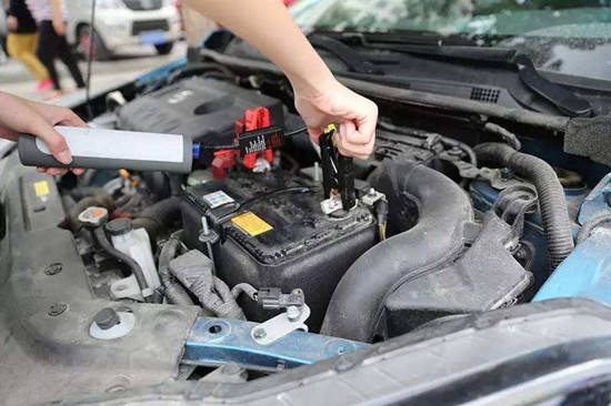 汽車發(fā)動(dòng)要多少電瓶