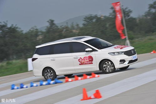 汽車(chē)轉(zhuǎn)度多少為標(biāo)準(zhǔn) 汽車(chē)轉(zhuǎn)度多少為標(biāo)準(zhǔn)
