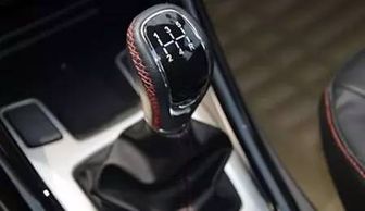 汽車轉(zhuǎn)速多少時換檔