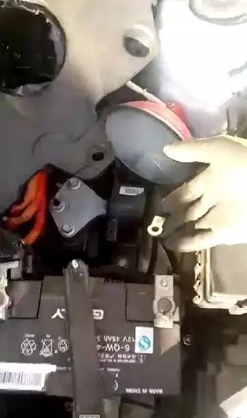 汽車大燈供電多少伏
