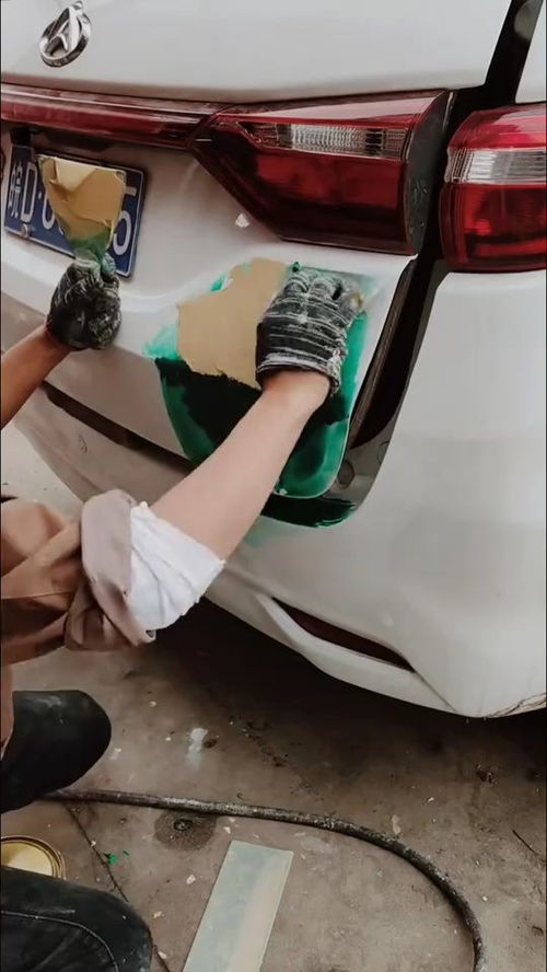 汽車(chē)修復(fù)膩?zhàn)雍穸榷嗌? title=
