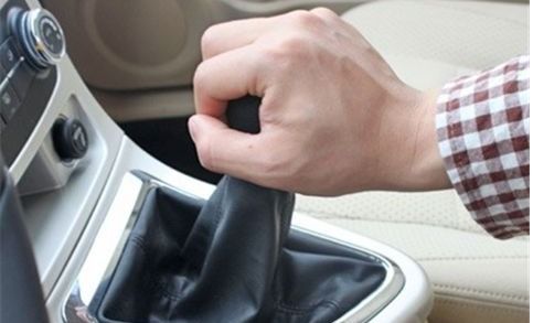 汽車加檔時(shí)轉(zhuǎn)速多少