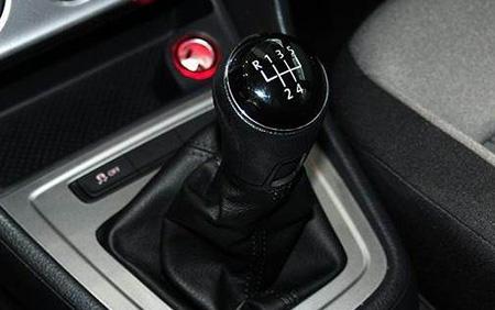 如何看汽車多少轉(zhuǎn)