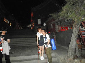 五一凌晨3點(diǎn)泰山人多得走不動(dòng)道