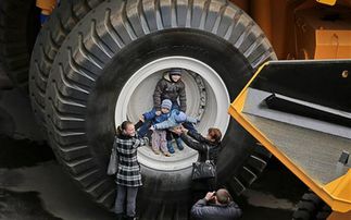 公交汽車多少噸重量