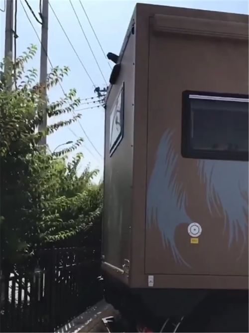 公交汽車多少噸重量