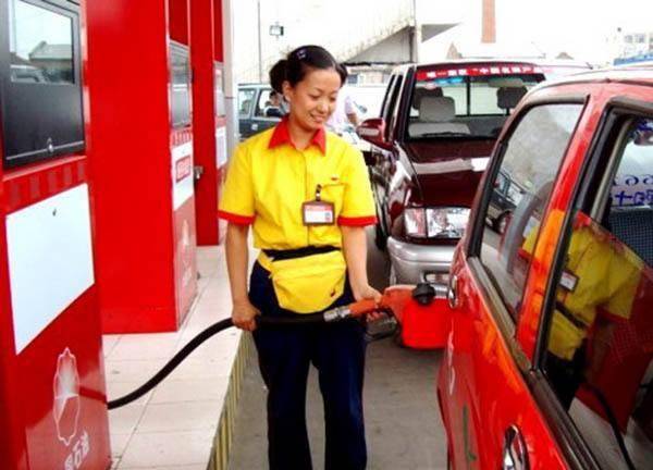 汽車(chē)油量多少就得加油