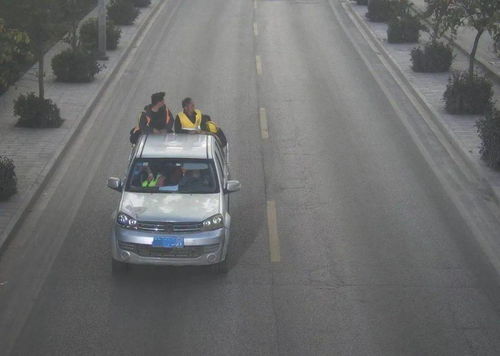 汽車載多少人