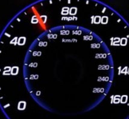 汽車保持車速多少合適
