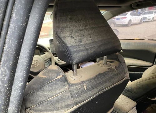 汽車泡水有多少電