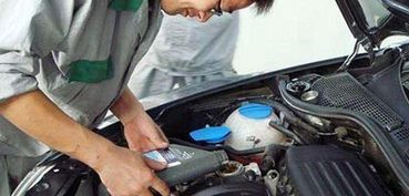 汽車機(jī)油看多少公里