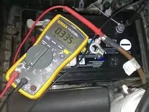 查汽車電瓶多少電