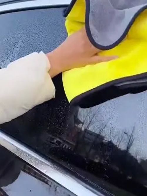 汽車(chē)擦痕跡私了多少