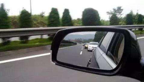 汽車內(nèi)后視鏡多少厘米