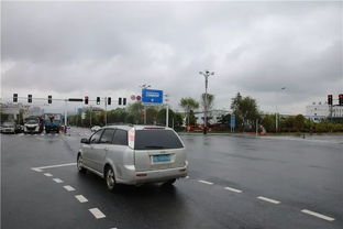 汽車左轉時多少距離