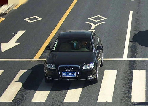 汽車(chē)牌照多少cm