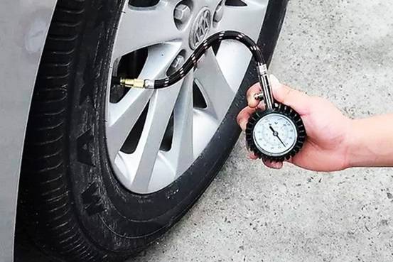 更換輪胎汽車氣壓多少