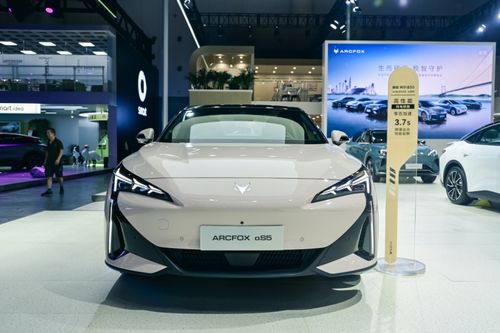 汽車室內(nèi)有多少平