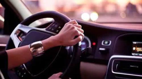 汽車車重油耗多少
