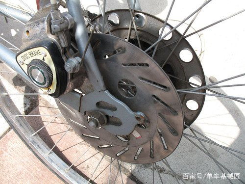 汽車碟剎多少公斤