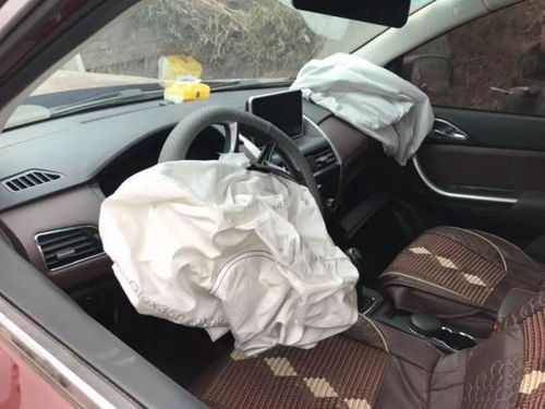 汽車氣囊彈出多少秒