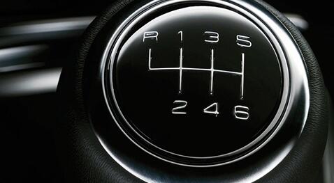 汽車轉(zhuǎn)速踩多少合適