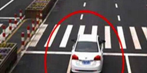 紅燈停車汽車電壓多少