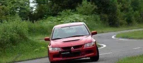 汽車踩多少轉合適