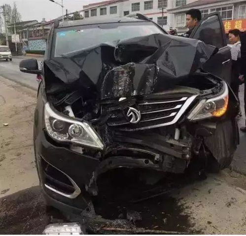 汽車撞報廢配多少