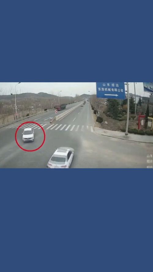 汽車轉彎減速減多少