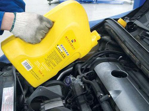 汽車機(jī)油多少保換 汽車機(jī)油多少保換