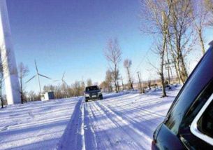 汽車在雪天速度多少