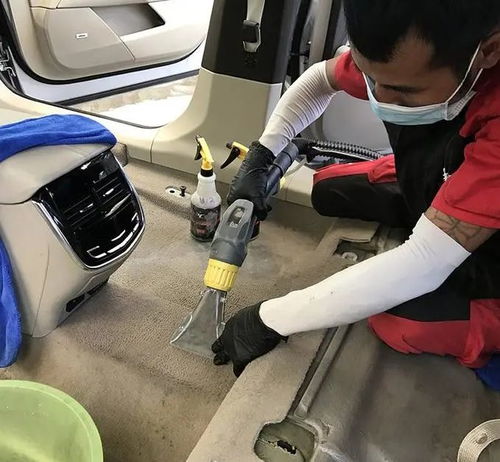 汽車?yán)锩媲逑炊嗌? title=